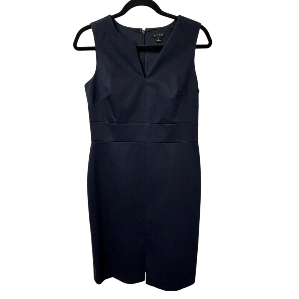 Ann Taylor Women's Navy Blue Sleeveless Sheath‎ Dress V Neckline Lined Size 2
